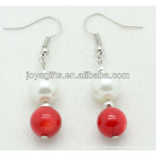 Perles naturelles de corail rouge avec boucles d&#39;oreilles en perle d&#39;eau douce